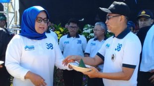 Bupati Bogor Ade Yasin dan Dirut PDAM Tirta Kahuripan Kabupaten Bogor Hasanudin Taher (dok. KM)