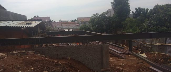 Gedung toko yang diduga belum mengantongi IMB di wilayah Bekasi Barat, Kota Bekasi (dok. kM)