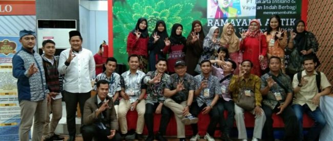 Panitia Hari Kartini di Ramayana Department Store Parung, Kabupaten Bogor, Minggu 21/4/2019 (dok. KM)