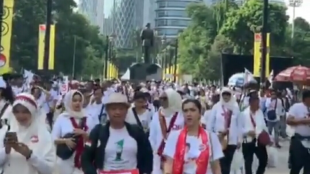Massa sudah mulai berdatangan menuju Stadion Utama Gelora Bung Karno untuk mengikuti Kampanye Akbar Jokowi-Amin, Sabtu 13/4/2019 (dok. KM)
