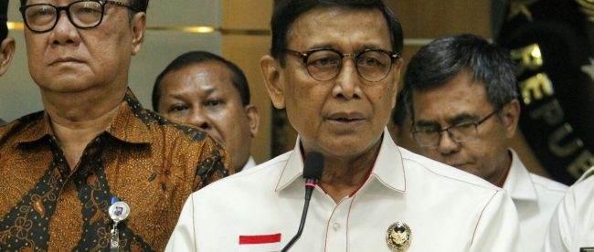 Menko Polhukam Wiranto Memberikan Keterangan Akan Membentuk Tim Bantuan di Bidang Hukum Nasional di Kantor Kemenko Polhukam di Jakarta, Selasa 7/5/2019.