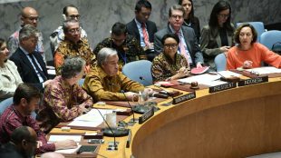 Sekjen PBB dan Para Delegasi Dunia Kenakan Batik dalam Sidang DK PBB yang Dipimpin Indonesia, Selasa 7/5/2019 (dok. KM)