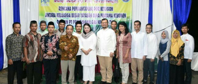 Buka puasa bersama Yayasan Bina Pratama Kebumen dan PT. PGN dalam rangka tasyakuran pembangunan GOR Ketugon, Muktisari di Kebumen pada Kamis, 9/5/2019 (dok. KM)