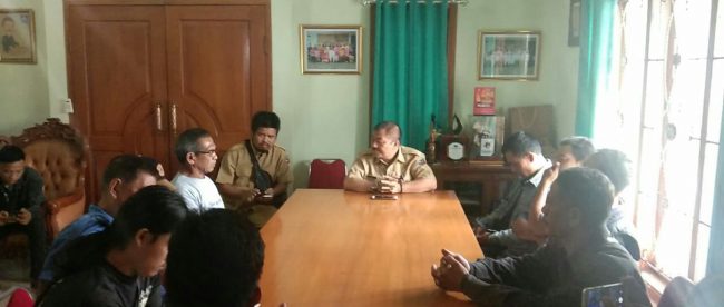 Perwakilan warga Pulo Geulis, Kecamatan Bogor Tengah, Kota Bogor, saat beraudensi dengan Disbudpar Kota Bogor, Senin 13/5/2019 (dok. KM)