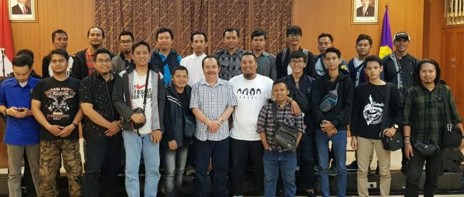 Rektor Universitas Pakuan Bogor bersama awak media (dok. KM)