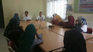 Para pekerja PT. SSPB mendatangi kantor Dinas Tenaga Kerja Kota Pangkalpinang, Rabu 29/5/2019 (dok. KM)