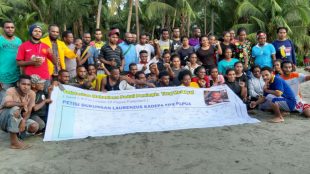 Solidaritas Mahasiswa Peduli Pemimpin Yang Merakyat Se- Jayapura usai kegiatan petisi dukungan penuh kepada LK ketua Parlemen Papua. Sabtu, (22/6/2019) di Jayapura, Papua (dok. KM)