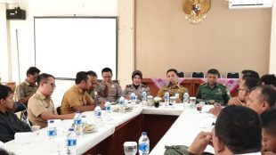 Kapolsek Bogor Barat Kompol Sundarti saat hadiri sosialisasi penertiban PKL Jalan Sumeru (dok. KM/Polsek Bogor Barat)