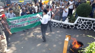 Aksi massa Aspertanas Kabupaten Bogor di depan kantor ULP Kabupaten Bogor, Senin 16/7/2019 (dok. KM)