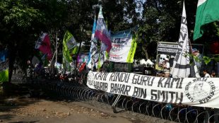 Aksi massa pendukung Habib Bahar Bin Smith di Bandung, Selasa 9/7/2019 (dok. KM)