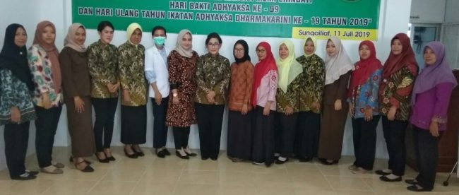 Pemeriksaan Faktor Resiko Penyakit Tidak Menular (PTM) serta IVA dalam rangka memperingati hari bakti Adhyaksa ke-59 dan hari ulang tahun Ikatan Adhyaksa Dharmakarini ke-19 di kantor Kejari Bangka, Kamis 11/7/2019 (dok. KM)