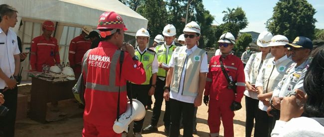 Walikota Bogor Bima Arya Sugiarto meninjau pembangunan fly over Jalan RE Martadinata, Kota Bogor, Kamis 18/7/2019 (dok. KM)