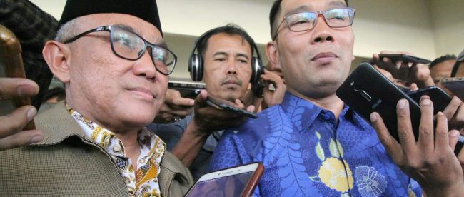 Gubernur Jawa Barat Ridwan Kamil didampingi Walikota Depok dalam kegiatan kunjungan kerja di Kota Depok 18/7/2019 (dok. KM)