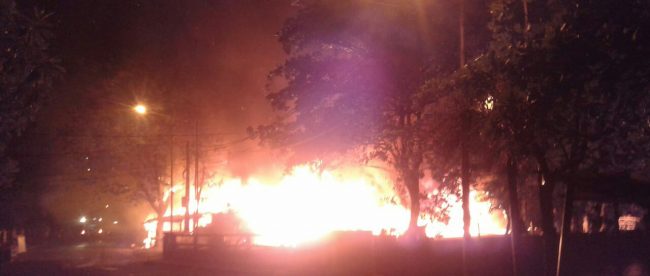 Kebakaran di Jalan Lapangan Multiguna, Bekasi Timur, Kota Bekasi, Kamis malam 18/7/2019 (dok. KM)