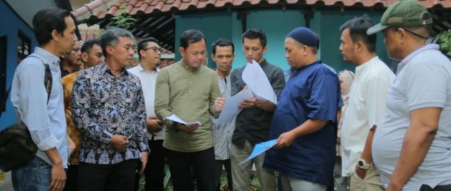 Walikota Bogor bersama Ketua PWI Kota Bogor beserta jajaran pengurus saat meninjau Musala An-Naba, Jumat 19/7/2019 (dok. KM)