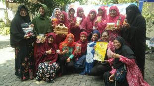 Foto Bersama Tim UBM di Halaman Kantor Kecamatan Beji, Depok, Sabtu 27/7/2019 (dok. KM)