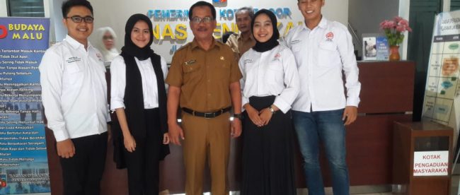 Ketua PGK dan kader bersama Kadisdik Kota Bogor H. Fahrudin, Senin 22/7/2019 (dok. KM)