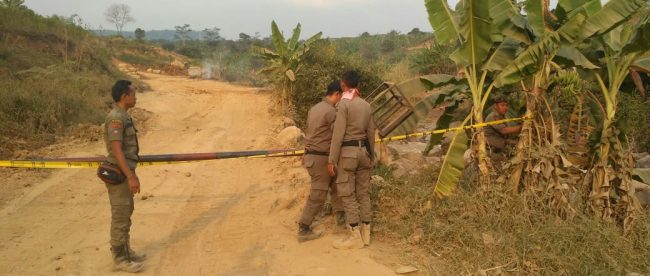 Pemasangan Pol PP Line Di Galian C Desa Tangkil Kecamatan Citereup Yang Tidak Berizin