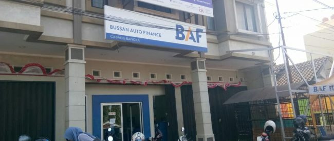 Mustafa saat mendatangi kantor PT BAF Cabang Bangka yang berada di jalan Jenderal Sudirman, Kota Pangkalpinang.