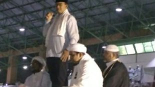 Gubernur DKI Jakarta Anies Baswedan memberi sambutan di Milad Front Pembela Islam (FPI) ke-21 di Stadion Rawa Badak, Jakarta Utara, Sabtu 24/8/2019 (dok. KM)