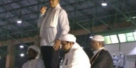 Gubernur DKI Jakarta Anies Baswedan memberi sambutan di Milad Front Pembela Islam (FPI) ke-21 di Stadion Rawa Badak, Jakarta Utara, Sabtu 24/8/2019 (dok. KM)