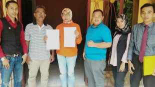 Nani Rohaeni Bersama Kuasa Hukum Sembilan Bintang dan Partner (dok. KM)