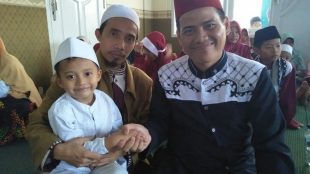 Kades Jarkasih dan peserta Pawai Taaruf MTQ Kecamatan Dramaga ke-42 Desa Sukawening (dok. KM)