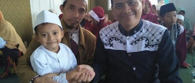 Kades Jarkasih dan peserta Pawai Taaruf MTQ Kecamatan Dramaga ke-42 Desa Sukawening (dok. KM)