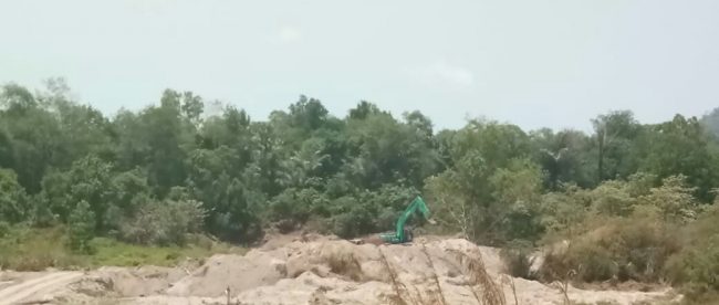 Aktivitas pertambangan pasir yang berada di Desa Terak, Kecamatan Simpang Katis, Kabupaten Bangka Tengah (dok. KM)