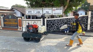 UPTD Pabuaran kerjakan pemeliharaan jalan Kabupaten Marengmang-Wanakerta (dok. KM)