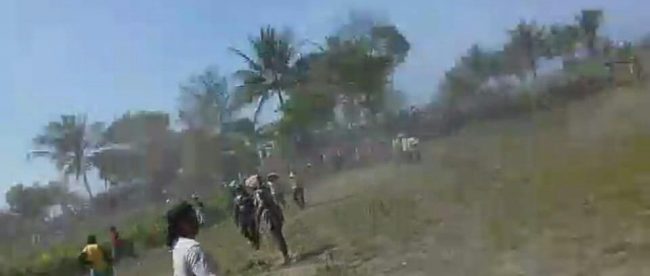 Warga melakukan demo menolak pemagaran Lapangan Tembak Dislitbangad, Rabu 11/9/2019