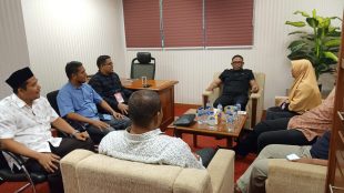 Anggota DPR RI FPKS Asal Aceh, Rafli dan Nasir Jamil sudah berkoordinasi dengan pihak terkait untuk atasi terputusnya Jembatan gantung yang menghubungkan Desa Subarang dengan Desa Madat, Kecamatan Samadua. (dok. KM)