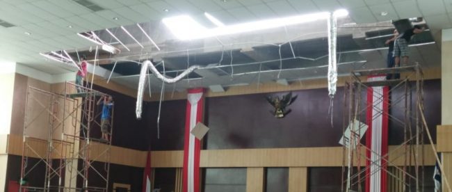 Kondisi atap ruang rapat paripurna DPRD Kota Bogor (dok. KM)