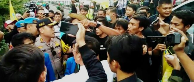 Aksi demonstrasi kader PMII Universitas Pakuan Bogor di Mapolresta Bogor Kota (dok. KM)