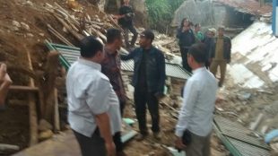 Pimpinan DPRD Kota Bogor saat sidak dampak robohnya pembangunan Mall Boxies Tajur (dok. lensaonline)