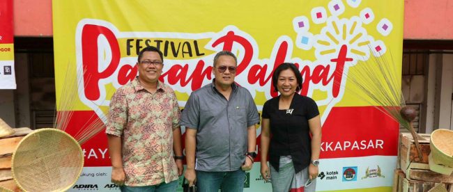 Head of Keday Adira Finance Andi Kurniawan, Kepala Wilayah Area Jabodetabekser Adira Finance Krisdianto, dan Ketua Yayasan Danamon Peduli Jenik Andreas (dok. KM)