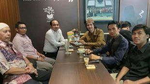 Pertemuan Senator asal Aceh Fachrul Razi dengan aktivis FMI di Senayan, Jakarta, Senin 28/10/2019 (dok. KM)