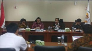 Suasana rapat pleno perdana Komite I DPD RI di ruang rapat Komite I Gedung DPD RI Senayan Jakarta, Senin, 14/10/2019