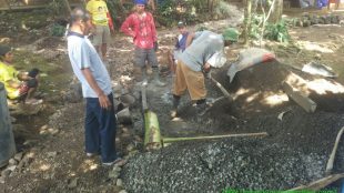Pembangunan jalanlingkungan di Kp. Ciluer, Desa Sukaresmi, Kecamatan Tamansari, Bogor (dok. KM)