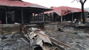 Sisa puing-puing di Pasar TPO yang dilanda kebakaran hebat pada Selasa 26/11/2019 dinihari (dok. KM)