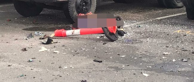 Mayat salah satu pria yang meledakkan diri di Polrestabes Medan, Rabu 13/11/2019 (dok. KM)