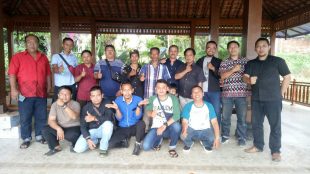 Rapat kerja kupasmerdeka.com disertai santunan anak yatim di Tamansari, Kabupaten Bogor, Minggu, 10/11/2019 (dok. KM)