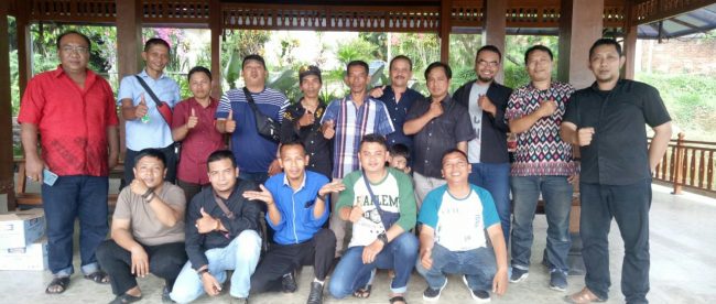 Rapat kerja kupasmerdeka.com disertai santunan anak yatim di Tamansari, Kabupaten Bogor, Minggu, 10/11/2019 (dok. KM)