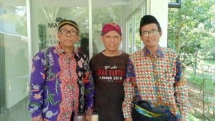 Aktor dan tim kreatif Sanggar Suluk Nusantara: Bambang Wiwoho, Ki Ageng Lanang, M. Ghozali (dok. KM)