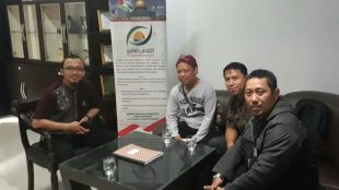 Direktur Harian Al Quds Amaanati, Syukron Muchtar saat bersama awak media (dok. KM)