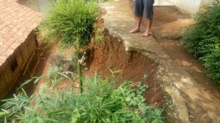 Jalan rusak di Desa Cibalung, Kecamatan Cijeruk, Bogor (dok. KM)