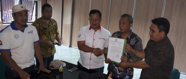 Mediasi buruh FSPMI Kabupaten Bogor dengan Kadisnakertrans dan Anggota DPRD Kabupaten Bogor Komisi IV di Gedung Setda Kabupaten Bogor, Kamis 28/11/2019 (dok. KM)