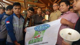 Unjuk rasa KAMMI Aceh di Kantor Gubernur Aceh, Senin 11/11/2019 (dok. KM)