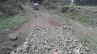 Pengerasan jalan usaha tani di Desa Margahayu , Pagaden Barat, Subang (dok. KM)