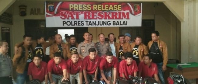 Konferensi pers Polres Tanjungbalai mengungkap kasus pencurian sepeda motor, Senin 9/12/2019 (dok. KM)